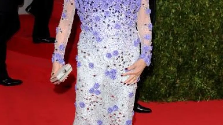 Joan Collins u bolnici zbog haljine