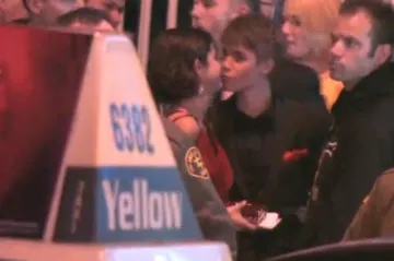 Bieber i Selena uhvaćeni u klinču