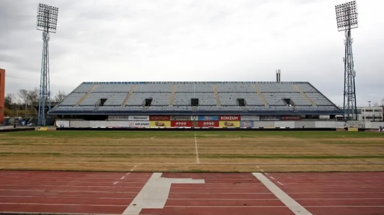 Travnjak u Maksimiru zeleniji