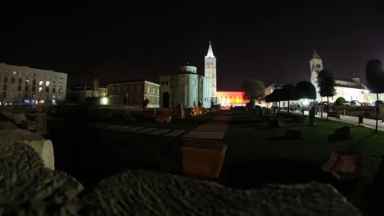 Zadarski Forum "upalio mrak"