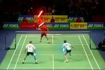 Badminton meč s Jedi mačevima