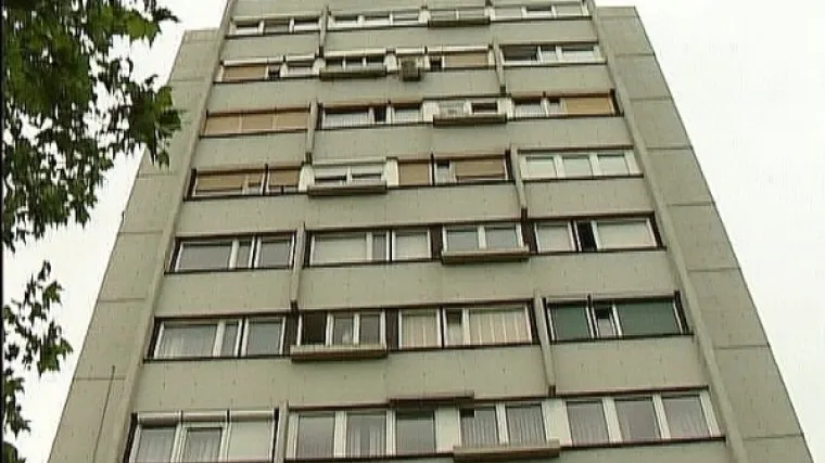 Bacio dijete s devetog kata