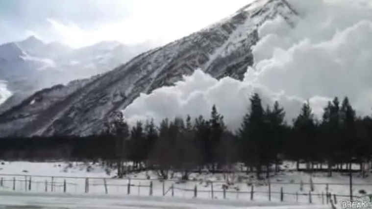 U lavini poginulo četvero ljudi