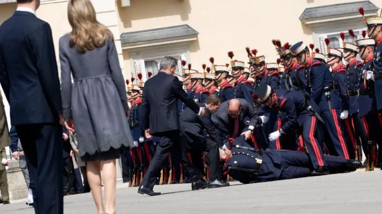 Onesvijestio se pred princom Charlesom