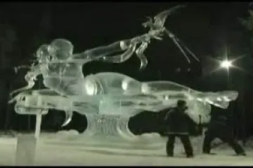 Lom prekrasne ledene skulpture