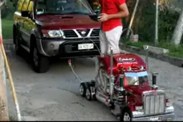 Kamion na daljinsko upravljanje kao vučna služba