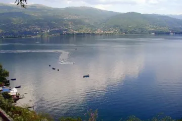 U jezeru 6 tona eksploziva