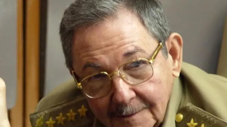 Raul Castro na čelu partije