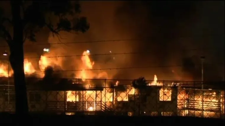 Požar progutao imigracijski centar