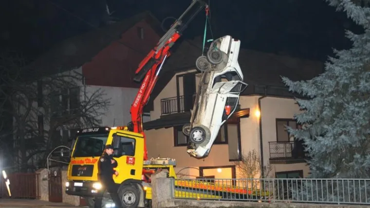 Izazvali sudar, izvrijeđali liječnike i pobjegli