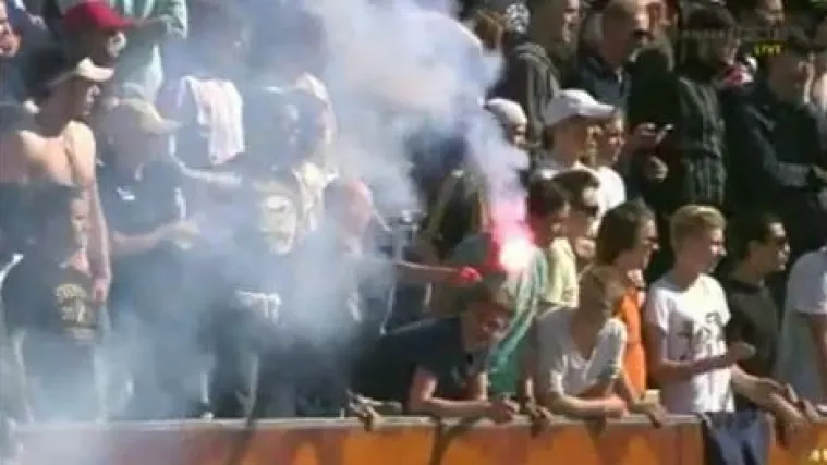 Sudac dobio petardom u glavu