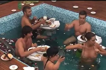 Bivši prijatelji razočarani Nirmalom