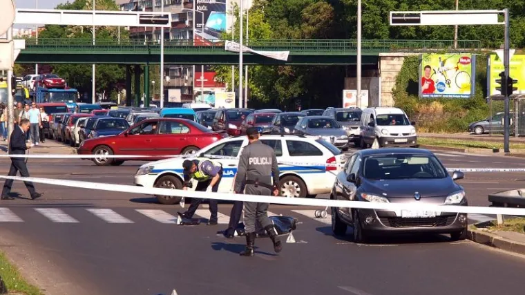 UZNEMIRUJUĆE FOTOGRAFIJE: Autom usmrtila staricu