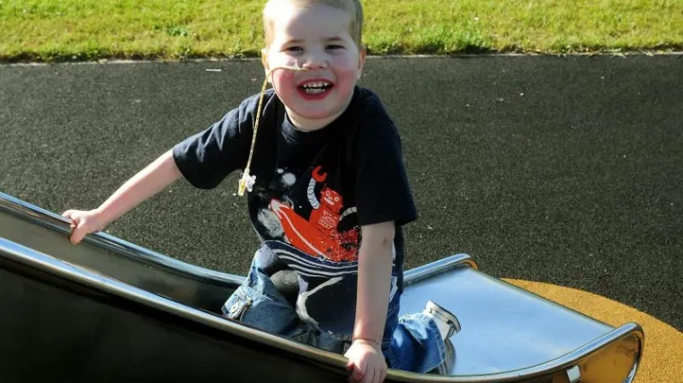 Najmanja osoba kojoj su transplantirana pluća