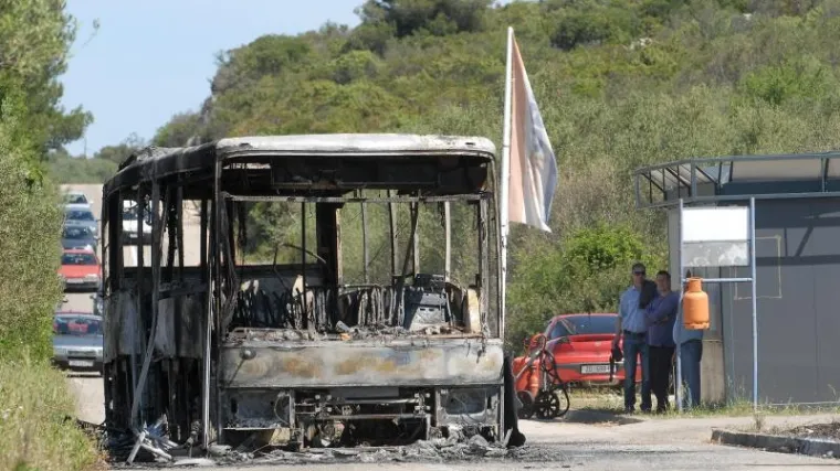 Izgorio autobus u vožnji