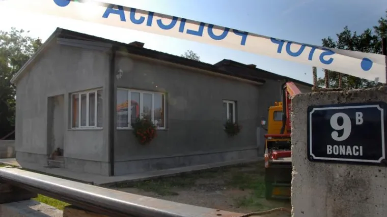 Nasmrt izbo ženu nožem