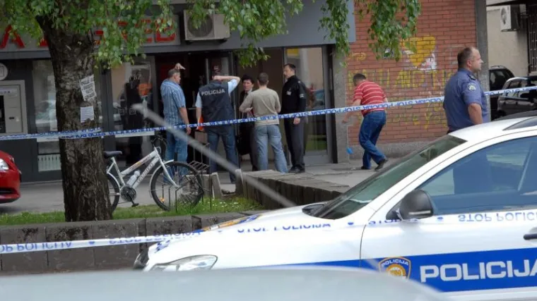 Krvava pljačka banke u Sl.Brodu