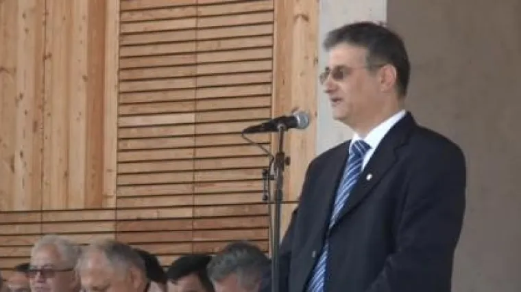 Karamarka izviždali jer je spomenuo premijerku