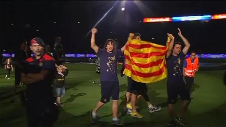 Tisuće navijača slavilo s igračima