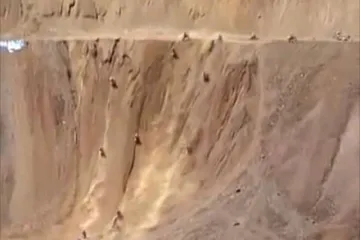 Motoristi prkose gravitaciji