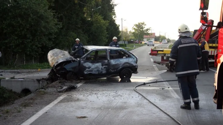 Vozač izgorio u automobilu