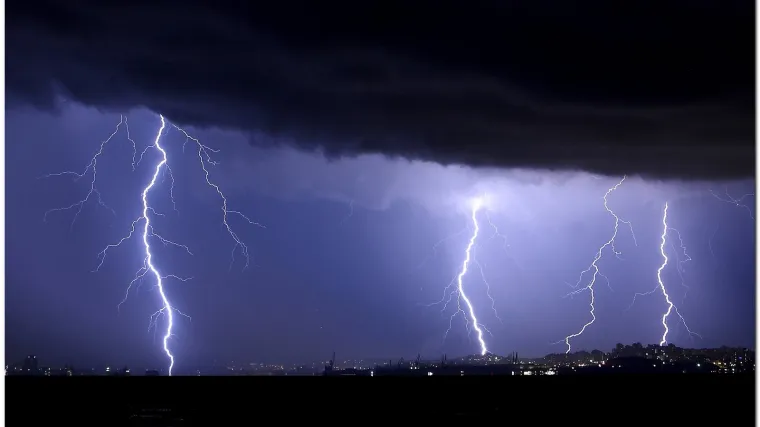 Udar munje ubio 40 osoba