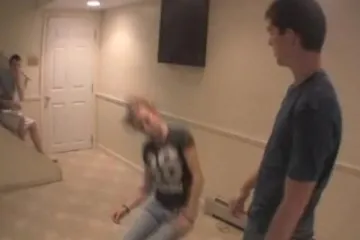 Iz šale uspio hipnotizirati prijateljicu