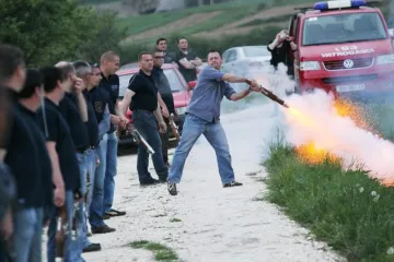 Kuburama čuvao njivu