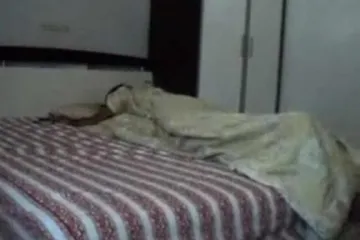 Elektro šoker umjesto budilice