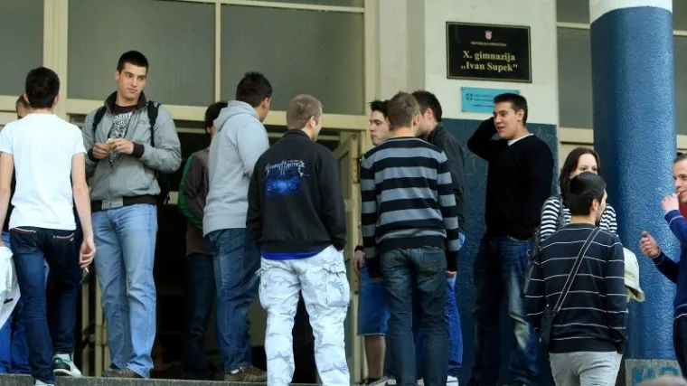 Kako je Twitter spasio maturu?