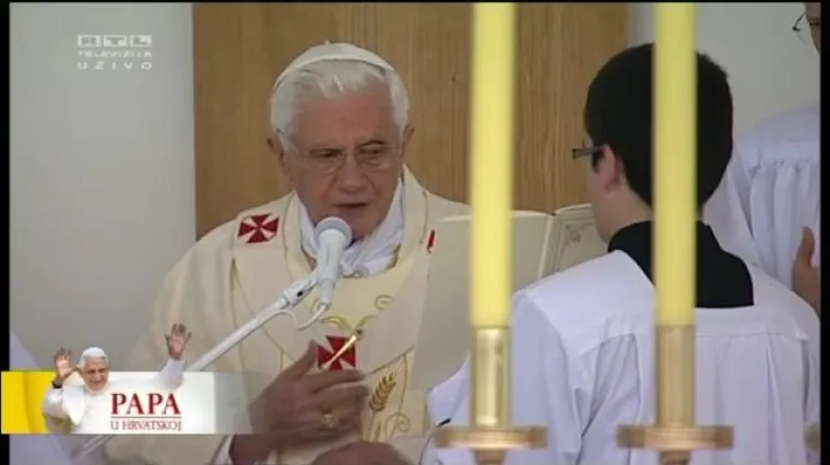 Papa stigao u katedralu