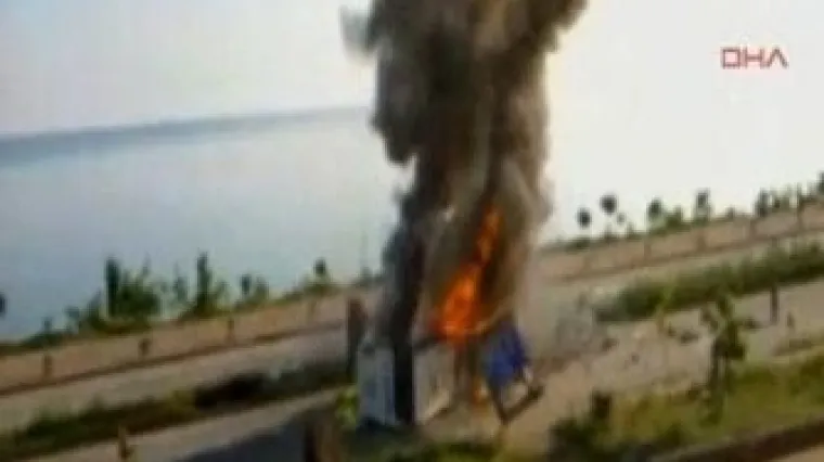 Izgorjeli do smrti u nesreći autobusa