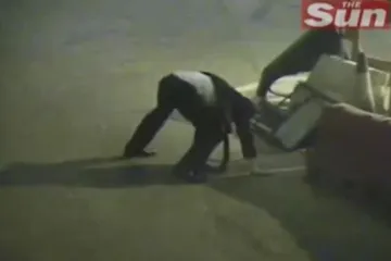 Mrtav pijan biznismen