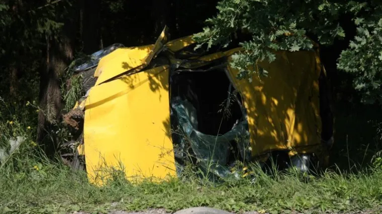 Poginuo vozač, suvozač kritično