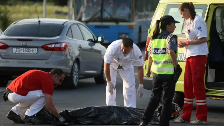 U sudaru poginuo motociklist