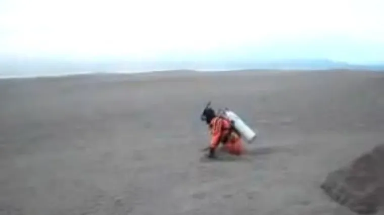 Vulkan stvorio jezero od pepela