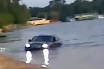 S autom se brčkao u plićaku