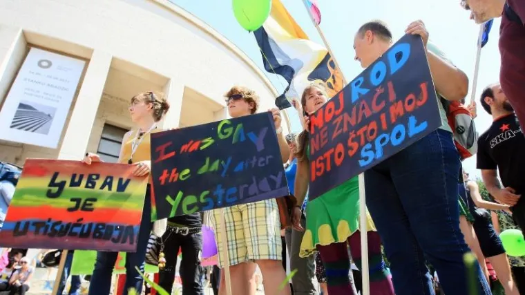 i FOTO: Na Zagreb prideu privedeno 17 osoba