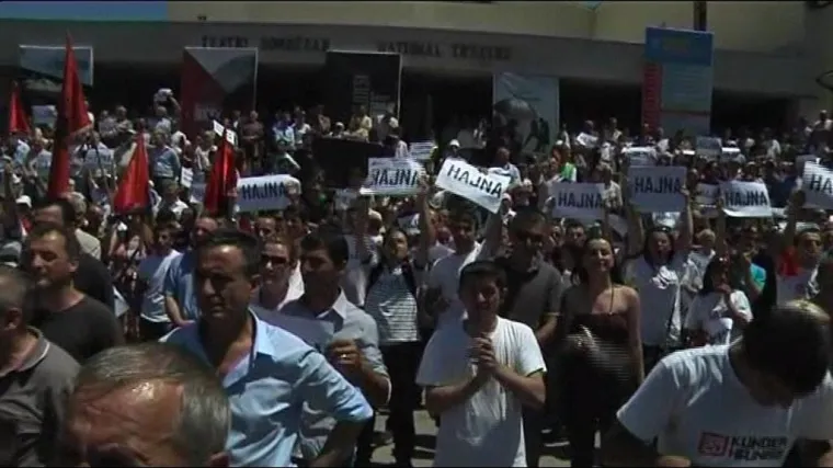 Masovni prosvjedi na Kosovu