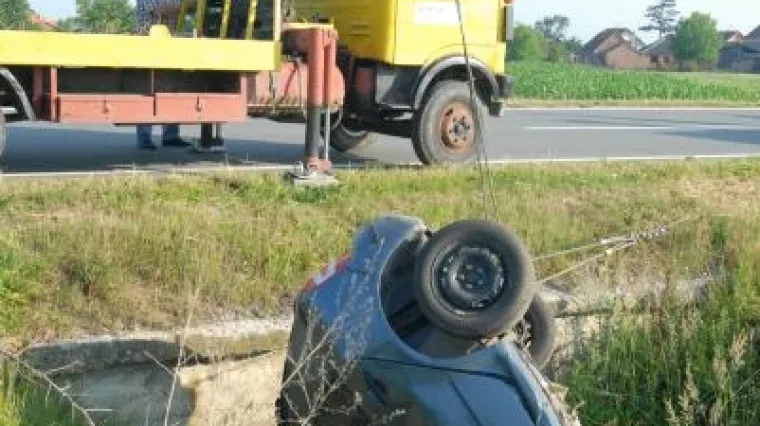 Petero Čeha ozlijeđeno u prometnoj nesreći