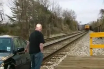 Kako najlakše izbjeći jureći vlak?