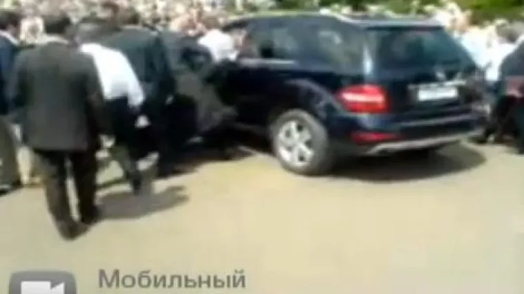 Medvedev džipom pregazio grupu ljudi