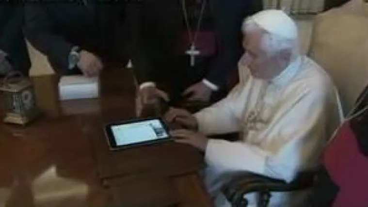 Papa počeo "tweetati"