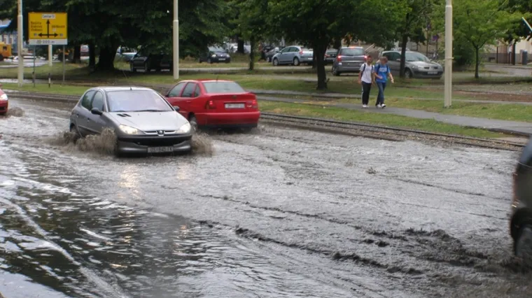 Oluja poplavila Osijek