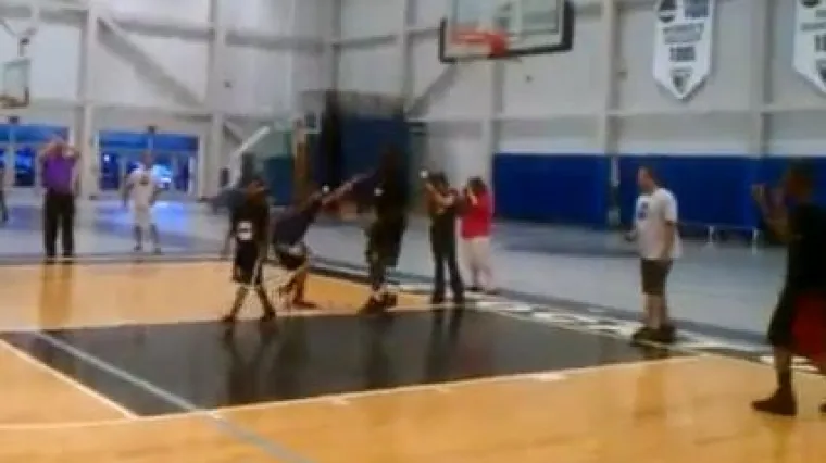 LeBron nokautirao klinca