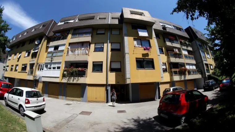 Tragičan pad žene s balkona