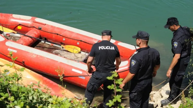 I VIDEO: Nastavlja se potraga za Antonijom, policija isu&scaron;uje jezero