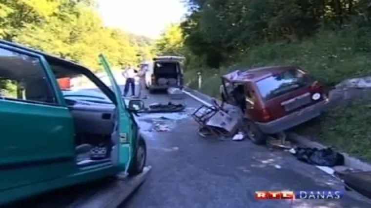 Četvero mrtvih u stravičnoj nesreći kod Slunja