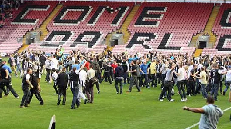 Brutalno divljanje navijača prekinulo utakmicu