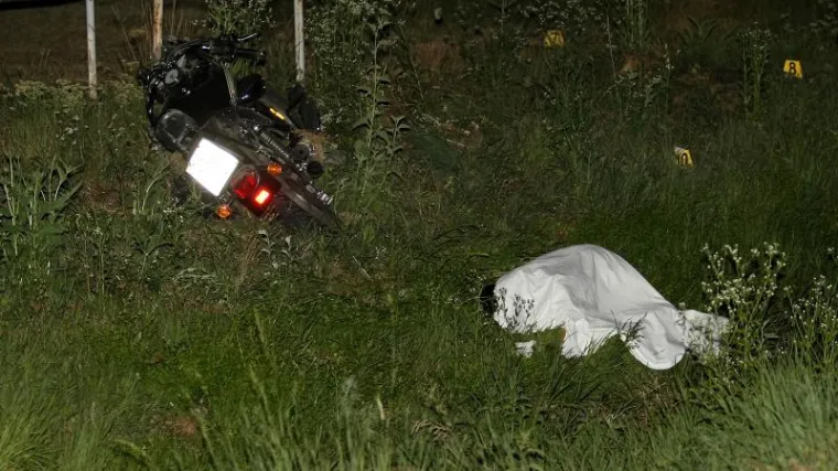 Motociklist poginuo u slijetanju s ceste